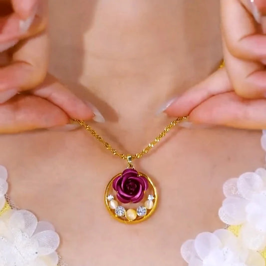 Collar con colgante de rosa morada de ojo de gato chapado en oro de 14K