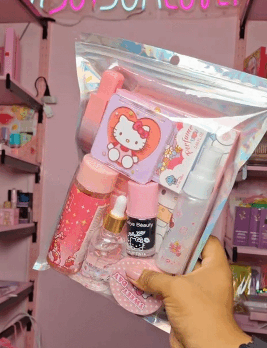 Kit de maquillaje kuromi, stich y hello kity